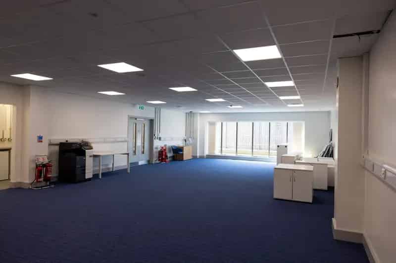 Commercial property For Rent , Greyhound Parade, London, England