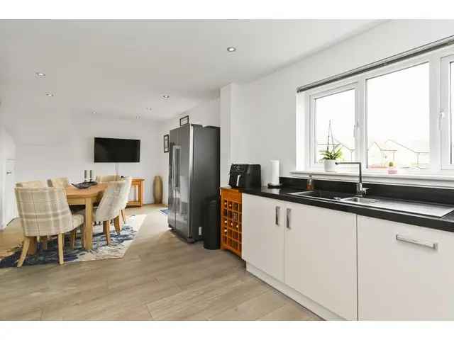 4 Bedroom Detached House for Sale in Edinburgh
