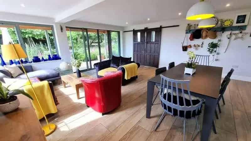 6 Bed House with 2 Bed Annex and 2.5 Acres of Gardens