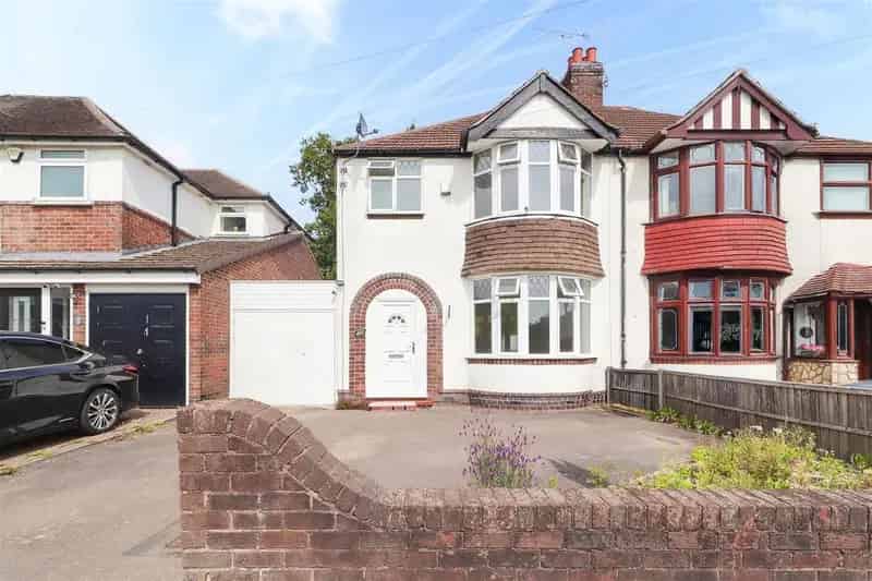 3 Bedroom Semi Detached House to Rent in Styvechale Coventry