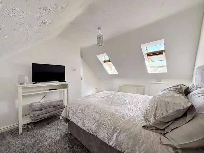 3 Bed Semi-Detached House For Sale