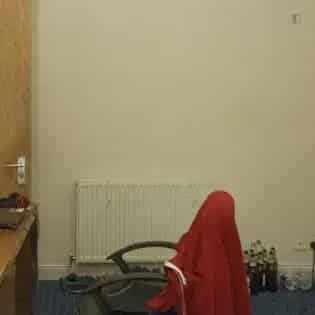 5 Bedroom House Near University of Manchester