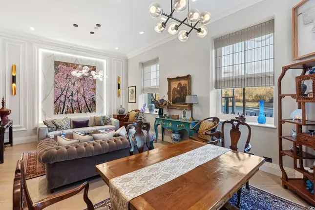 Luxury 3-Bed Apartment with Hyde Park Views in Kensington