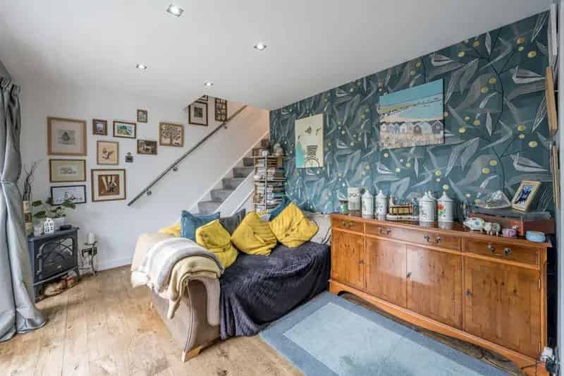 4 Bedroom Semi-Detached House For Sale Near Schools