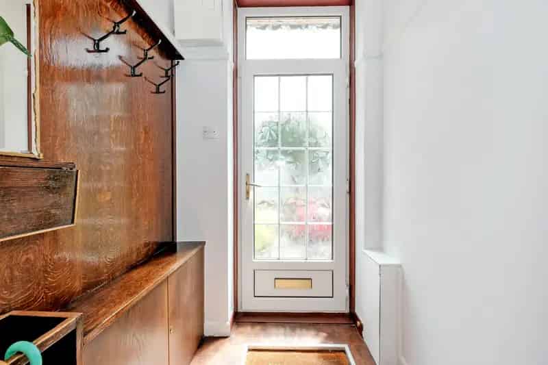 Spacious 2-Bed Family Home Near City Centre