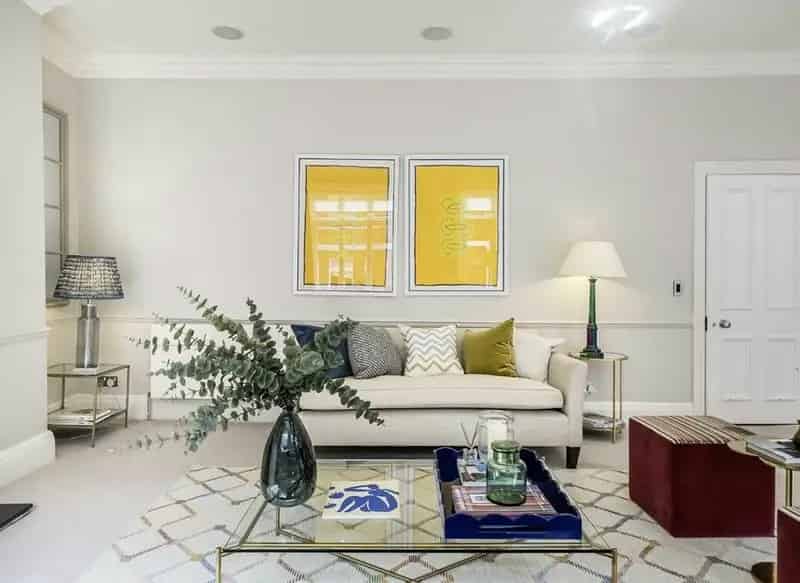 3 Bedroom Apartment with 25ft Reception Room