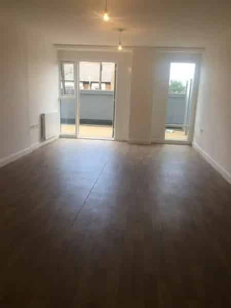Open Plan Kitchen 2 Bedrooms Utility Room Massive Balcony