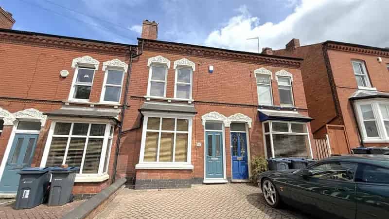 2 Bedroom Terraced House for Sale - Extended and Refurbished