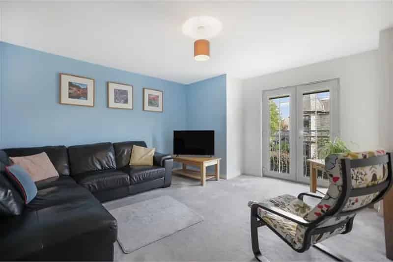 2 Bed Flat Dunfermline City Centre - First Time Buyer or Downsizer
