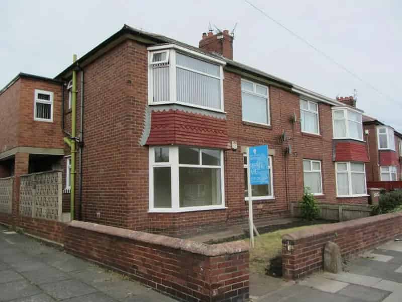 Ground Floor Flat Two Double Bedrooms Near Metro
