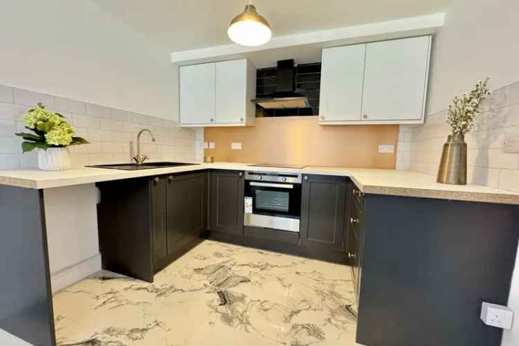 Cathedral View Apartment - Modern Open Plan Living