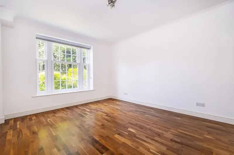 2 Bedroom Flat for Sale in Wimbledon Village