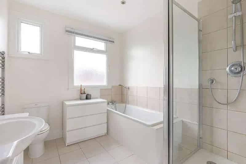 4 Bed House for Sale Near Richmond Station
