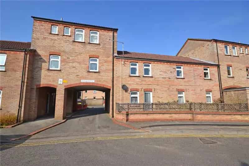 2 Bedroom Apartment for Sale Cambridge Chain Free
