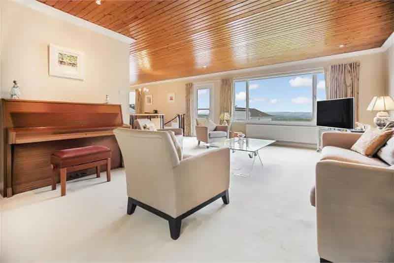 4 Bed Detached House Near City Centre - South Facing Views