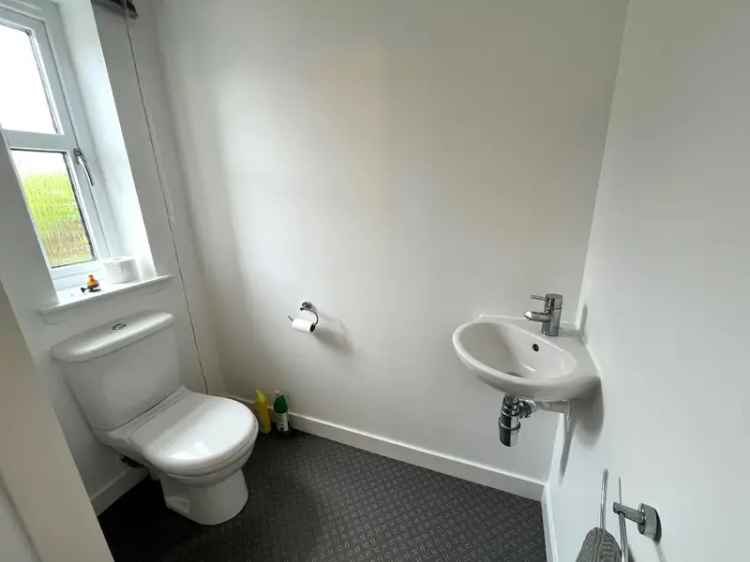 3 Bedroom Semi-Detached Villa Ellon For Lease