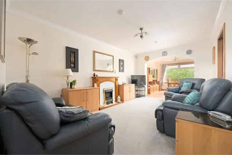 2 Bed Detached Bungalow Cairneyhill