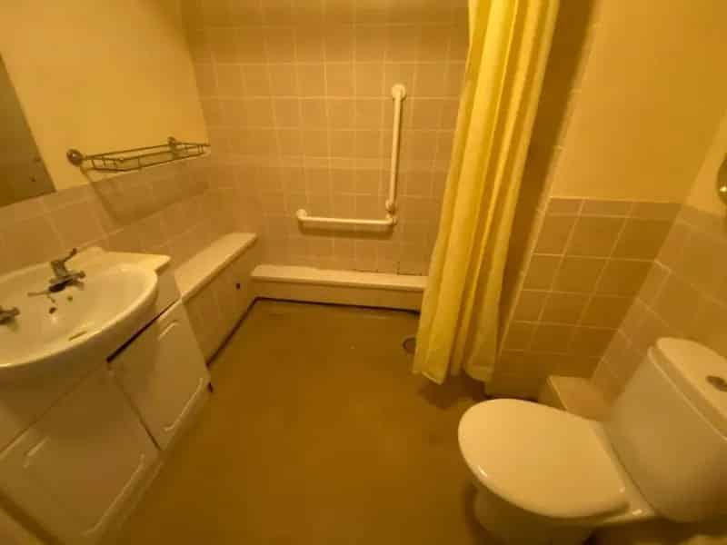 1 Bed Property for Sale Modern Method Auction