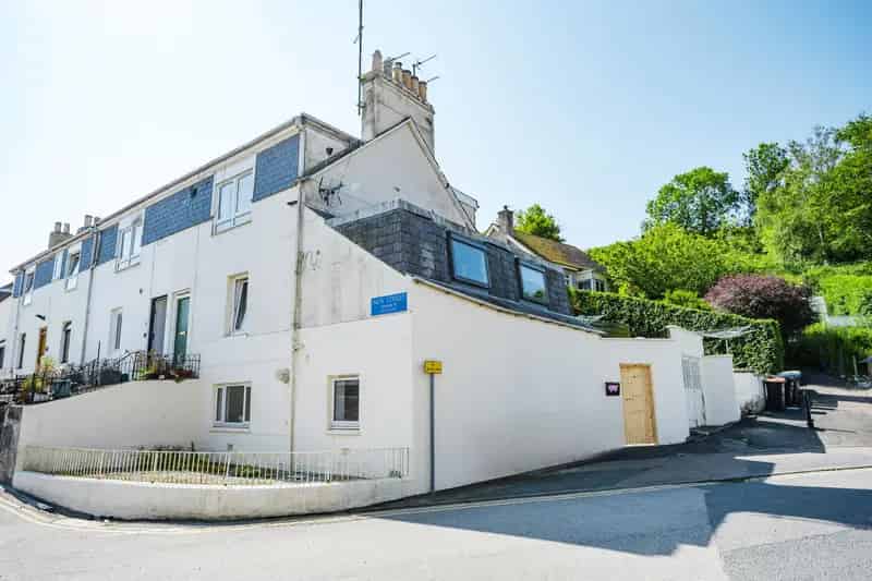 2 Bed Flat in Stonehaven Auld Toon - Garage & Courtyard