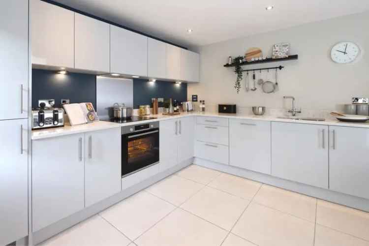 4 Bedroom Detached House - Brand New Family Home