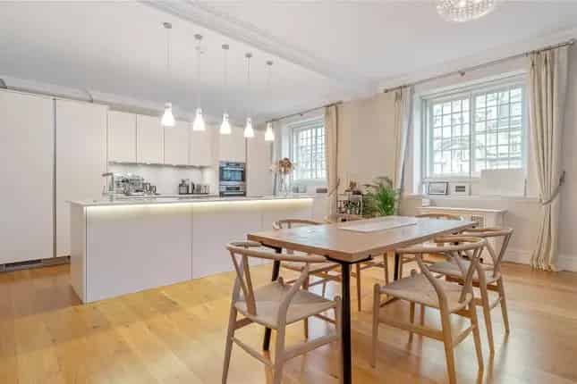 2 Bed Flat for Sale Kingsway London WC2B