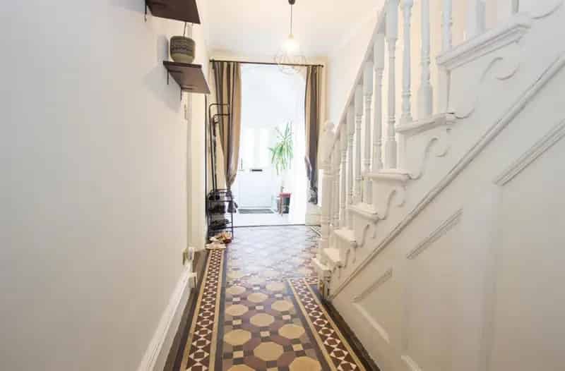 3 bedroom House
 For Sale 
Total Size: 1345 SQ FT
