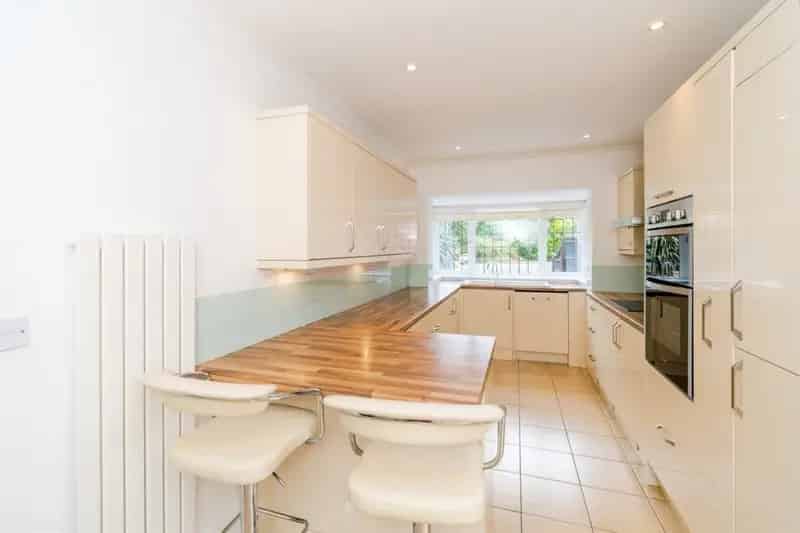 Four Bedroom Detached House Old Bursledon