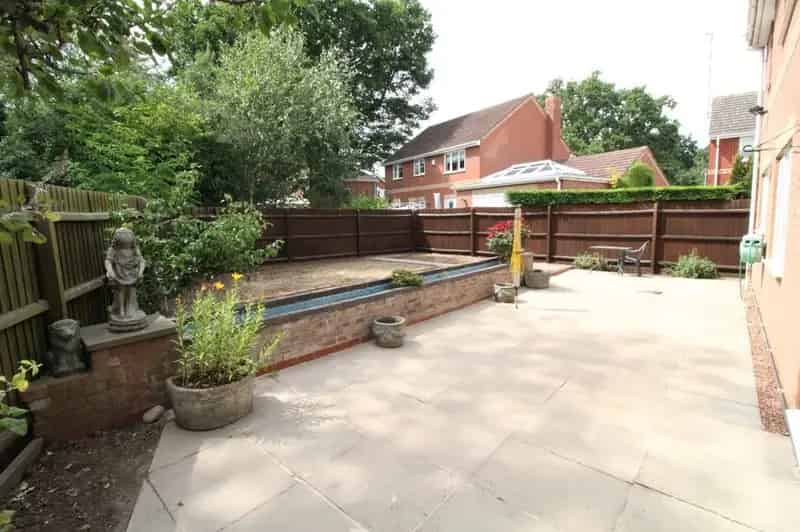 4 bedroom Detached House for sale, Bedworth, Warwickshire, CV12
