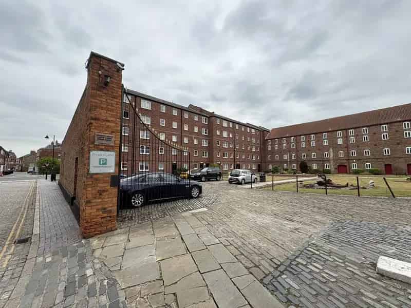 1 Bedroom Flat to Rent in Hulls Old Town