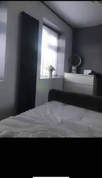 2 Bedroom Ground Floor Flat with Private Garden