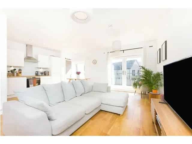 2 Bedroom Flat for Sale Modern Executive Home