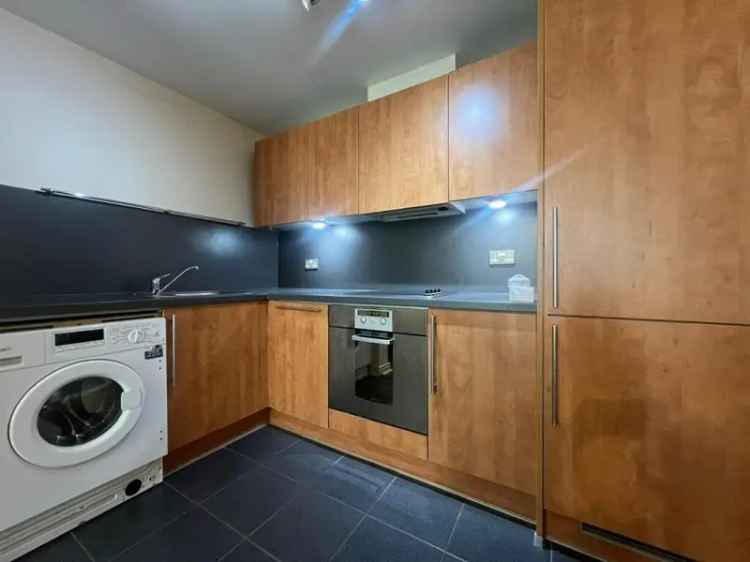 2 Bedroom Flat with Parking Gym and Outdoor Space