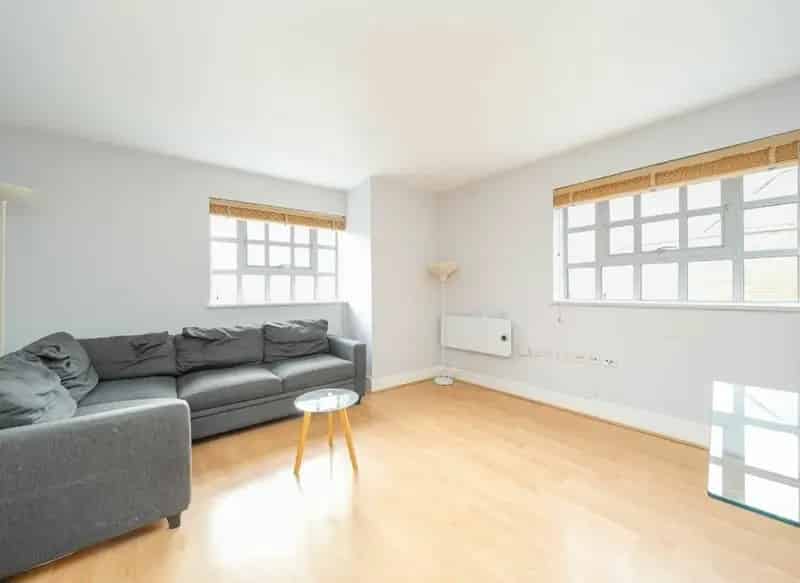 One Double Bedroom Apartment Rotherhithe Village London