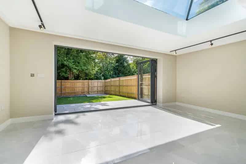 4 Bedroom End of Terrace House for Sale