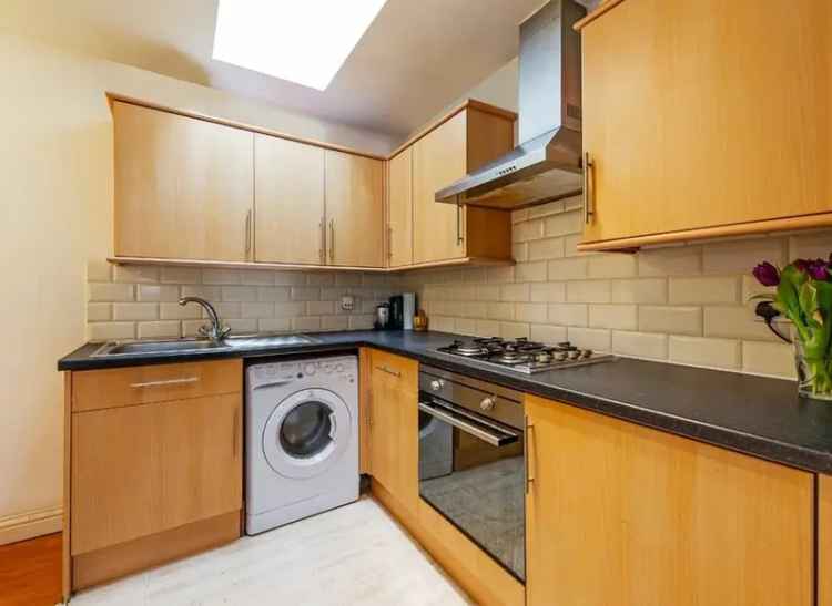 Flat For Sale in Fonthill Road, London, England