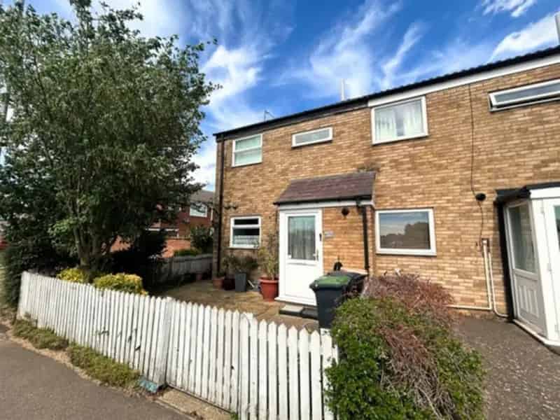 2 bedroom House
 For Sale