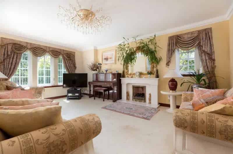 4 Bedroom Detached Villa for Sale Newton Mearns