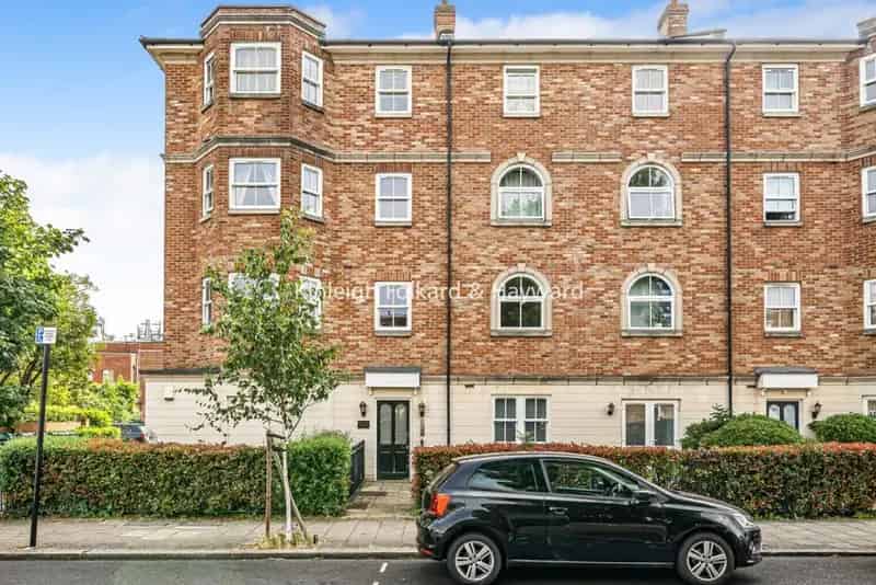 Flat For Rent , London, England