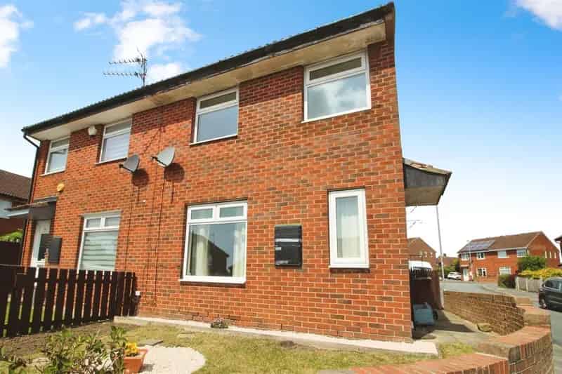 3 Bedroom Semi Detached House to Rent