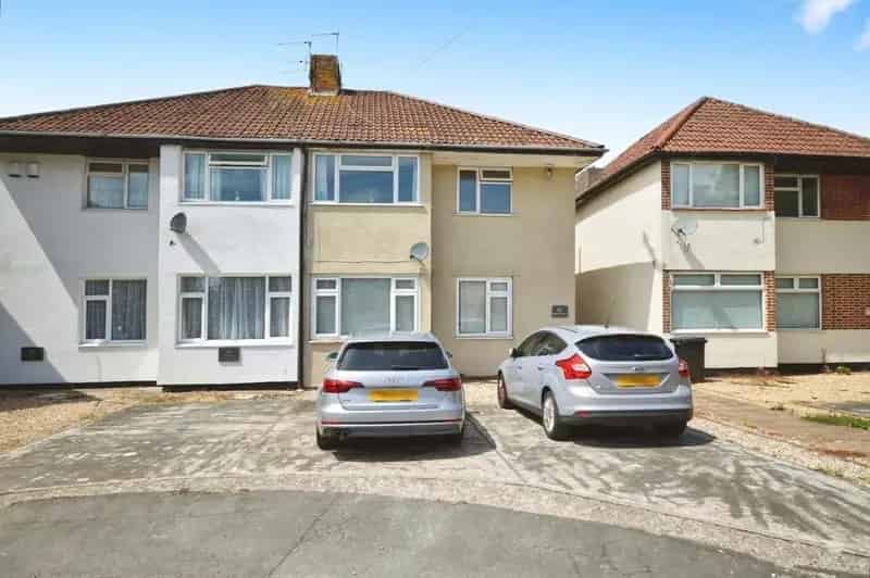 2 Bedroom Flat for Sale - Ideal for First-Time Buyers and Investors