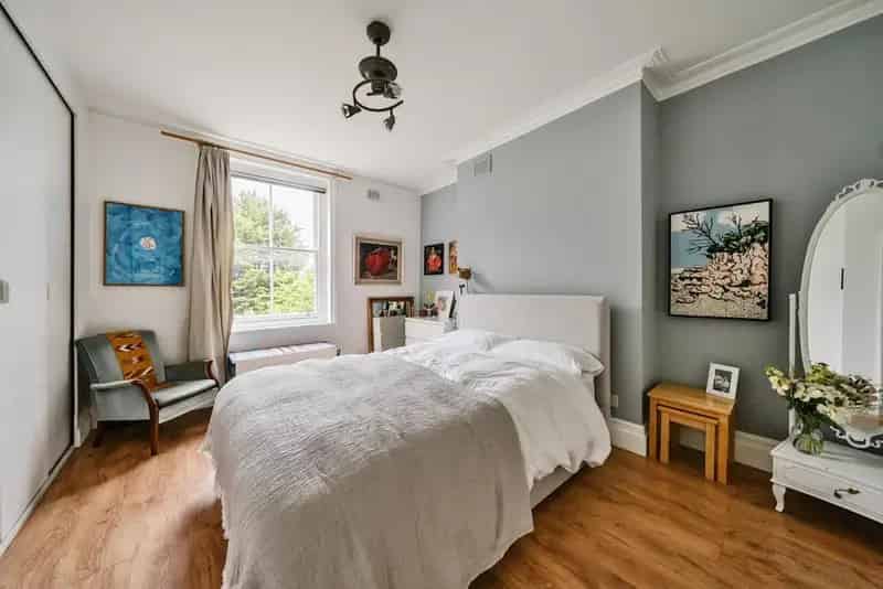 One Bedroom Period Conversion Flat with Large Garden and Incredible Views