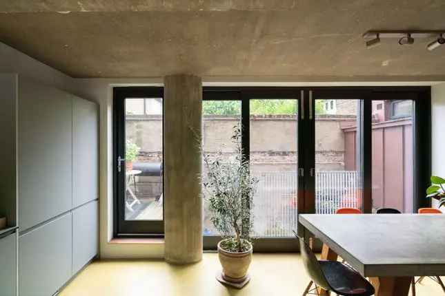 Stunning 3-Bedroom House in London Fields E8