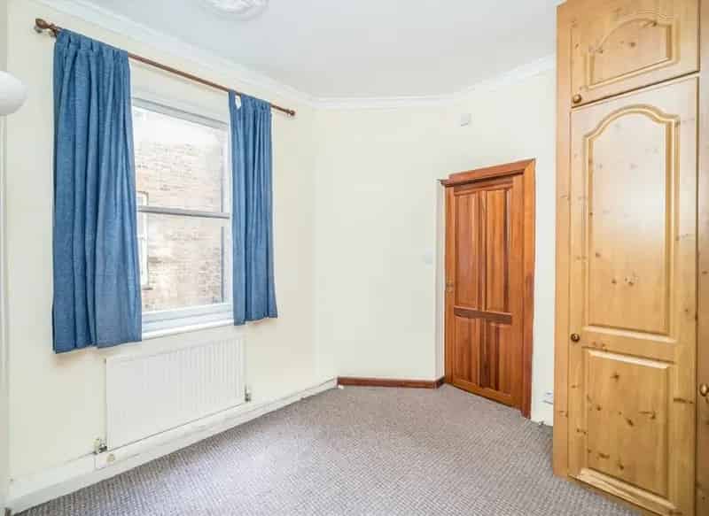 Flat For Sale , Castellain Road, London, England