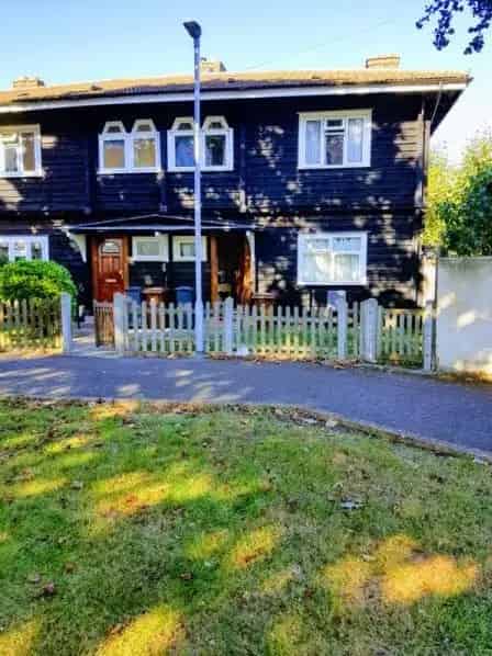 Two Bedroom House with Large Garden