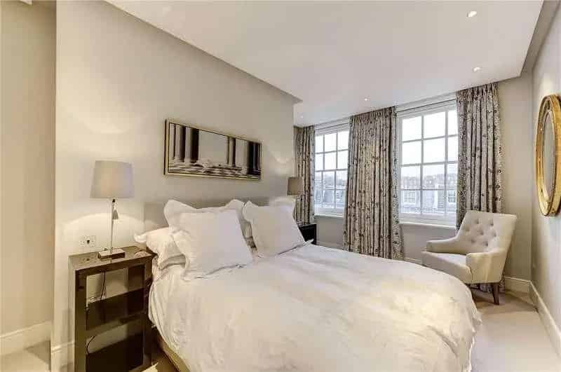 2 Bed Flat for Sale in Kensington