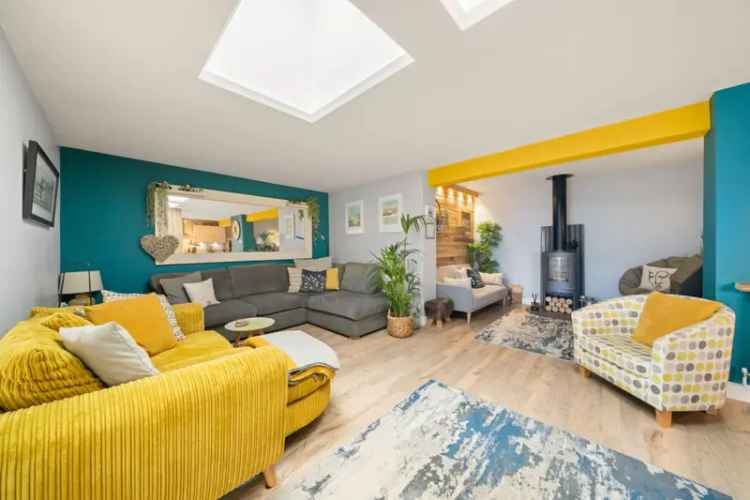 3 Bedroom Detached House for Sale in The Burg Basingstoke