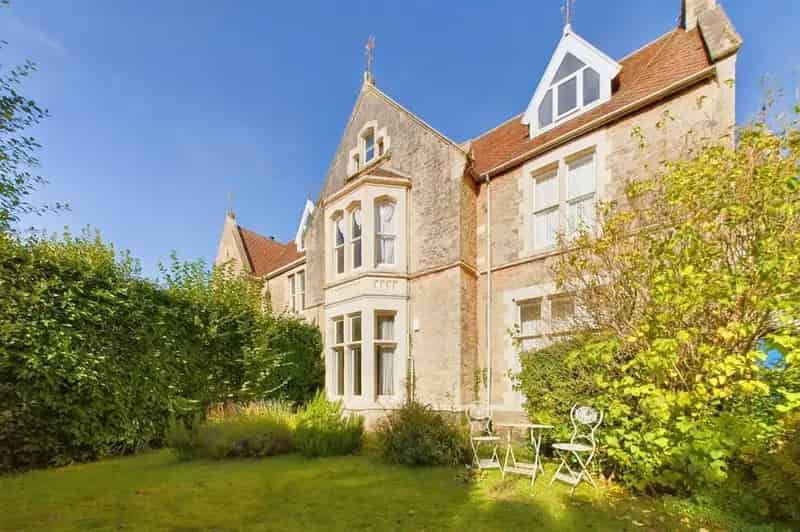 2 Bedroom Flat for Sale Clevedon North Somerset