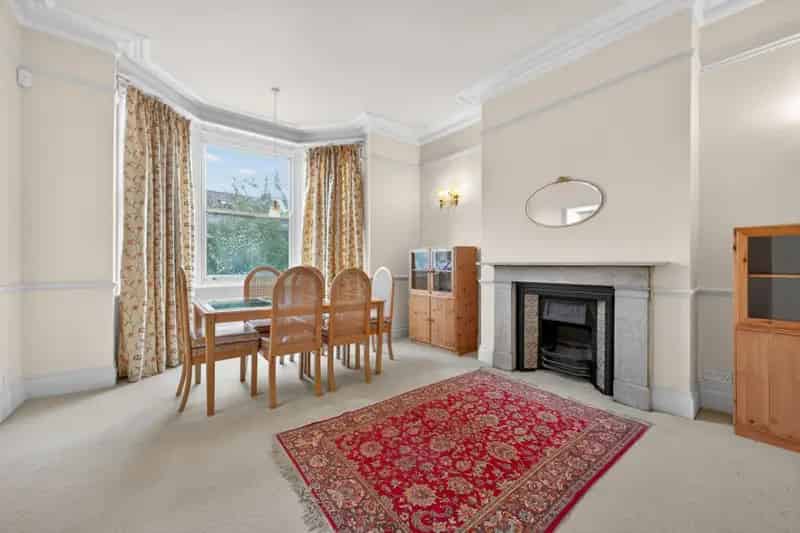 5 Bedroom Family Home West Hampstead 3100 sq ft