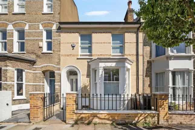 Victorian Family Home 5 Beds 2500 sq ft Near Wandsworth Common