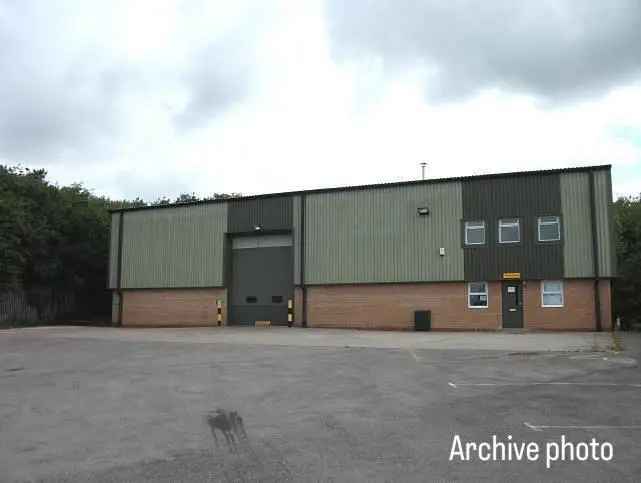 Modern Light Industrial Warehouse Unit 476 sq m